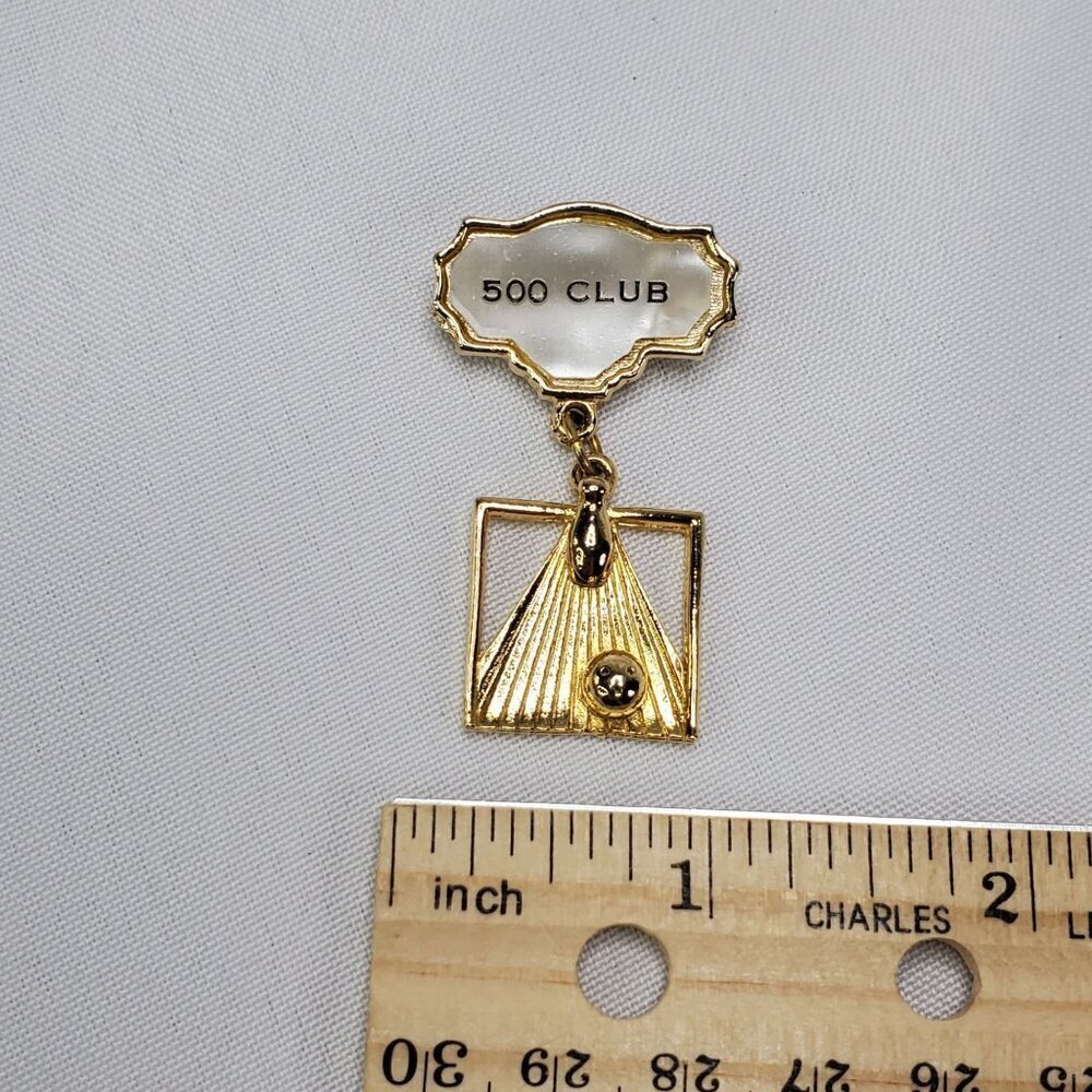 VTG Gold-Tone 500 Club Bowling Pin & Ball Lapel Pin With Dangling Charm - Picture 4 of 6